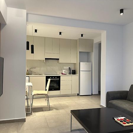 Royal Sunset Studios & Apartments Limassol Bagian luar foto