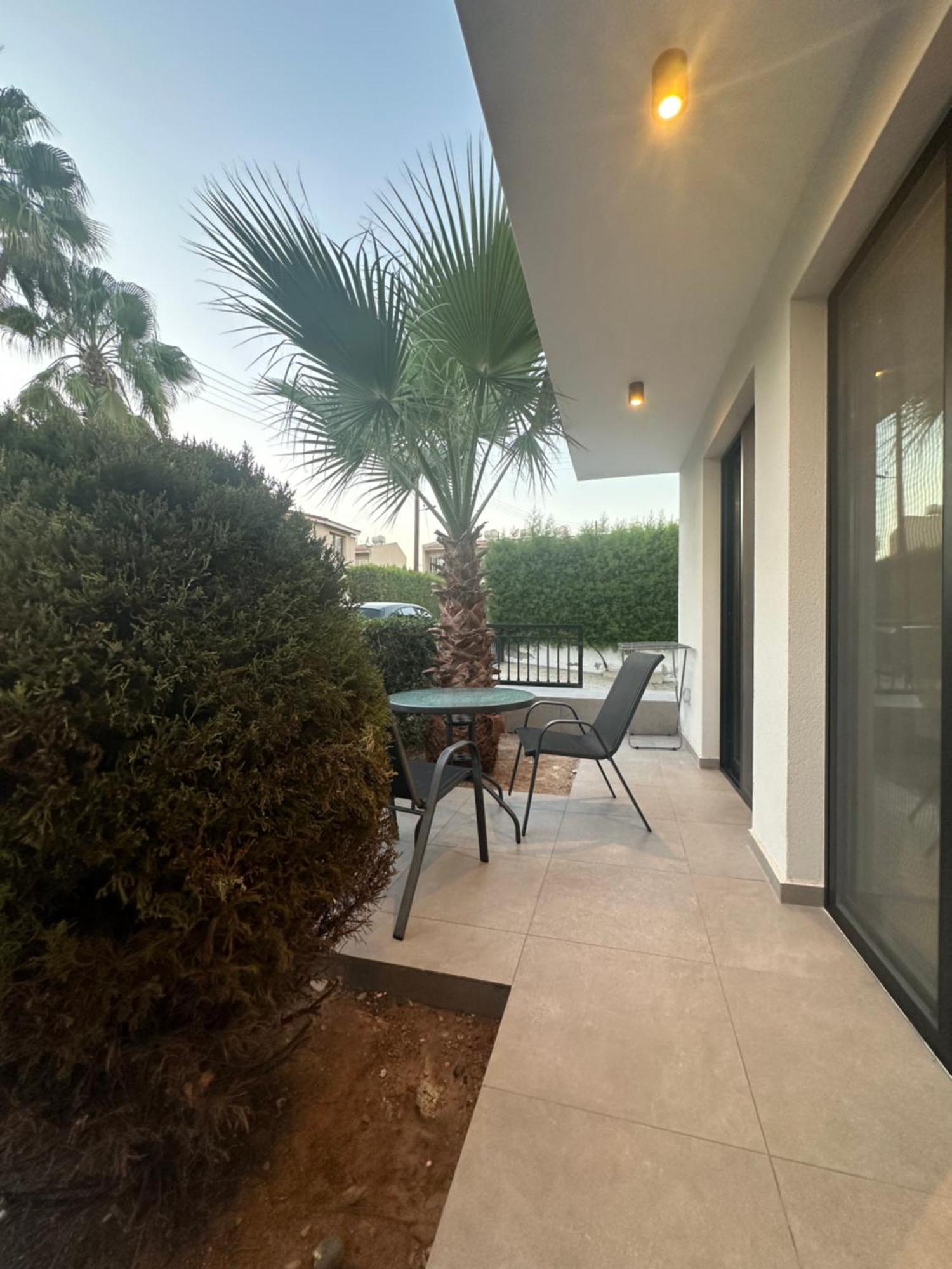 Royal Sunset Studios & Apartments Limassol Bagian luar foto