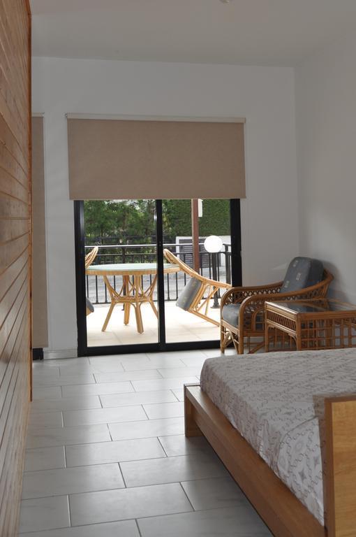 Royal Sunset Studios & Apartments Limassol Bagian luar foto