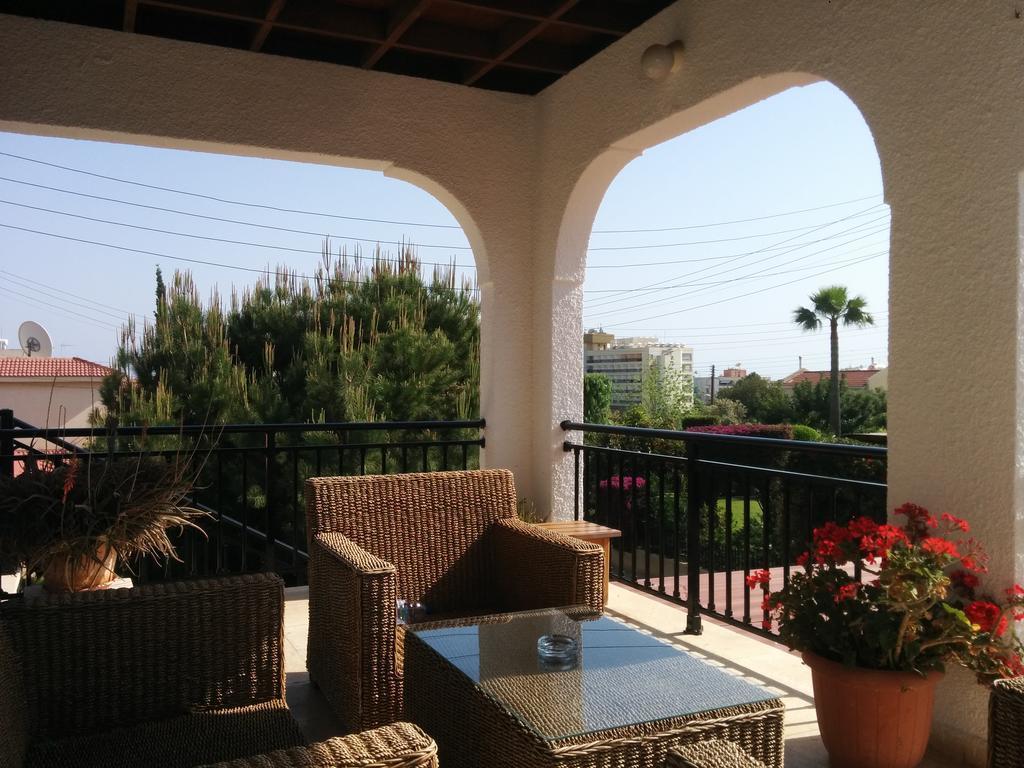 Royal Sunset Studios & Apartments Limassol Bagian luar foto