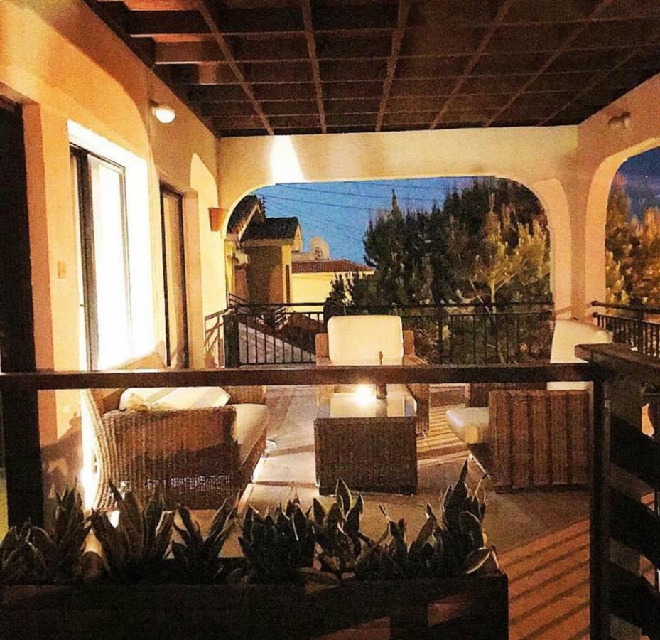 Royal Sunset Studios & Apartments Limassol Bagian luar foto